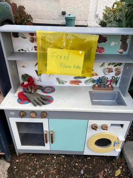 Photo of free X2 children play kitchen (Ruislip HA4) #1