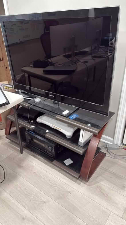 Photo of free 52 inches samsung tv (smith rd) #1