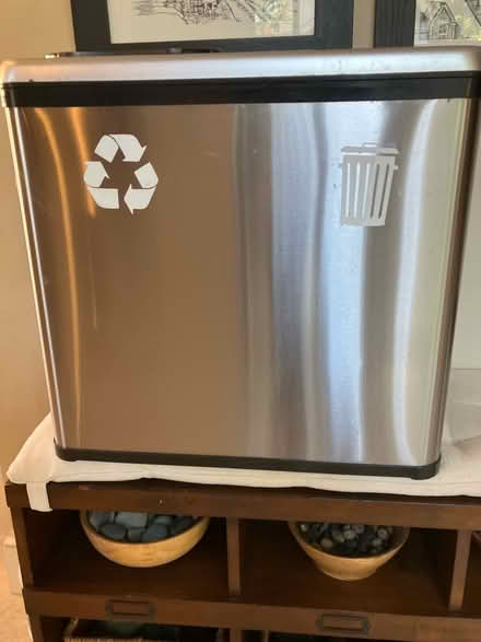 Photo of free Trash/Recycling bin (Havertown) #1