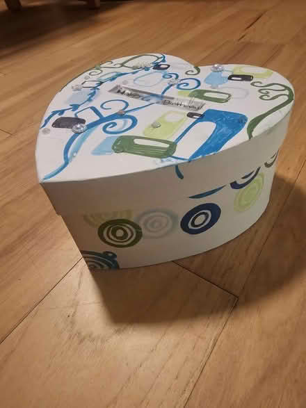 Photo of free Heart shaped box (Carlisle / Gibson) #1
