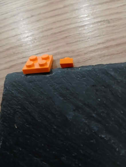 Photo of 2 x 2 pieces of orange lego (Woodley RG5) #2