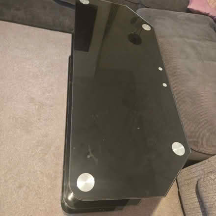 Photo of free glass tv table (Harlesden NW10) #1