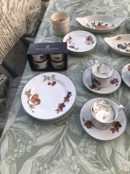 Photo of free royal worcester set (Somerset .) #4