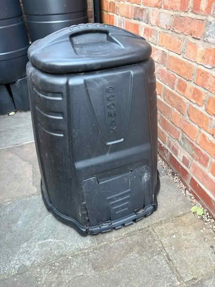 Photo of free Plastic garden composter with lid (Leamington Spa CV32) #1