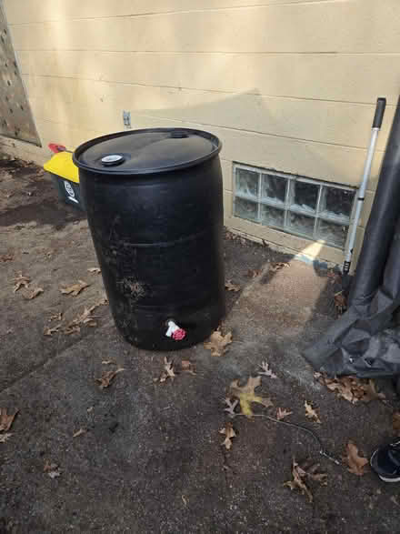 Photo of free Barrel (Oak Park) #1