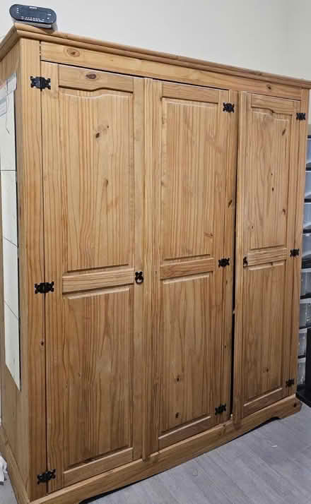 Photo of free 3 door (Harrow Weald HA3 5EB) #1
