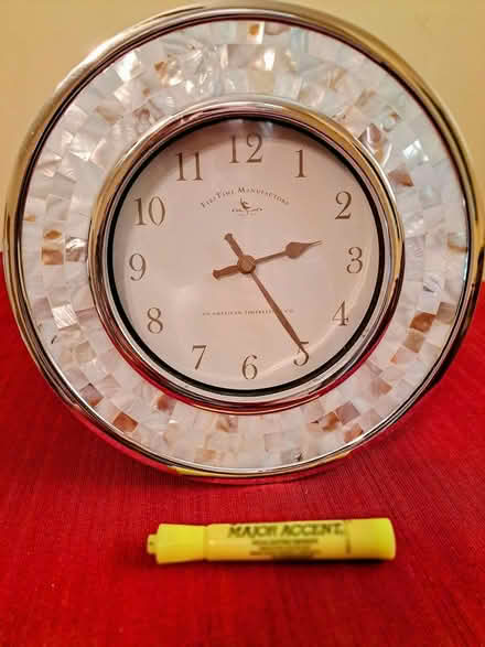 Photo of free Wall clock (69th Street, Upper Darby) #1