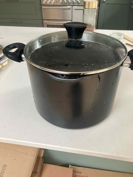 Photo of free Stock pot (Didcot, Ladygrove) #1