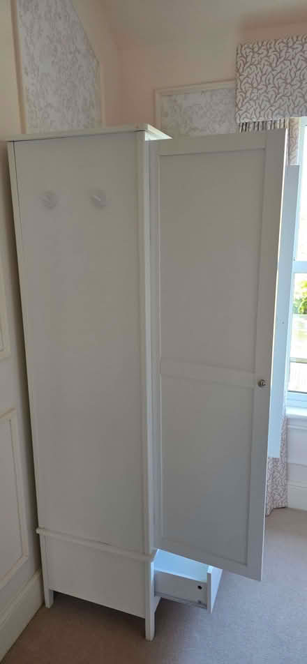 Photo of free White 2 door wardrobe (Warsash SO31) #4
