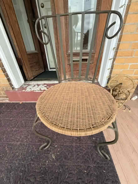 Photo of free 4 chairs for indoor/outdoor (Mt Washington) #1
