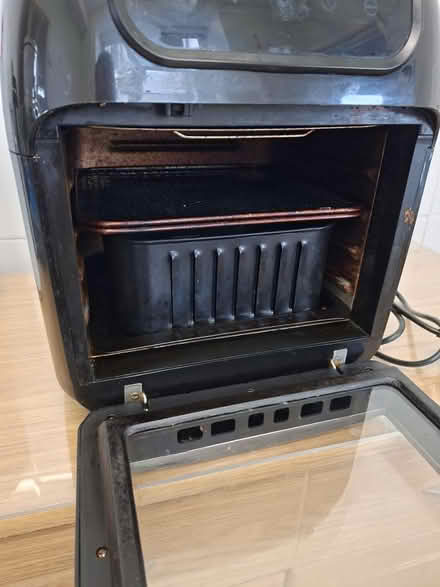 Photo of free Air fryer (Liverpool. Allerton L18) #2
