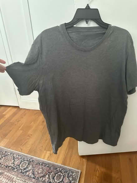 Photo of free Men’s Gray Uniqlo T-Shirt Size L (Clinton Hill, Brooklyn) #2