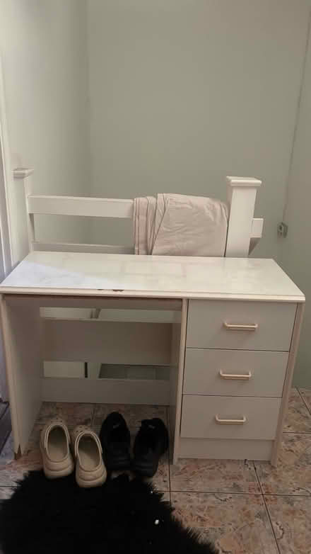 Photo of free White Vanity (mill end road CB1) #1