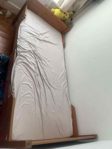 Photo of free single extensible bed (Ilford IG1) #1