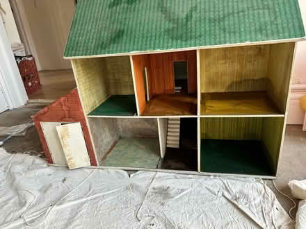 Photo of free Handmade dolls house (to renovate) (N12 North Finchley) #1