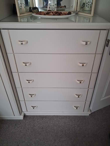 Photo of free Complete bedroom set (DY10 Horsefair Kidderminster) #2