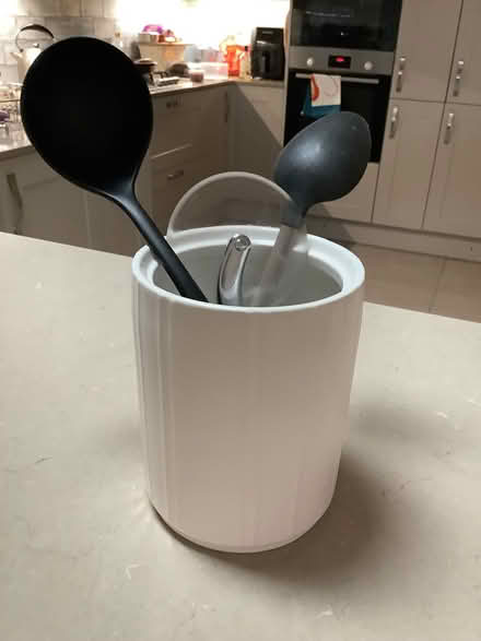 Photo of free Beautiful white ceramic container to hold whatever you wish! (Hampsthwaite HG3) #1