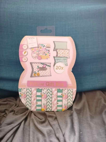 Photo of free DIY pillow gift case (Lochend EH7) #1