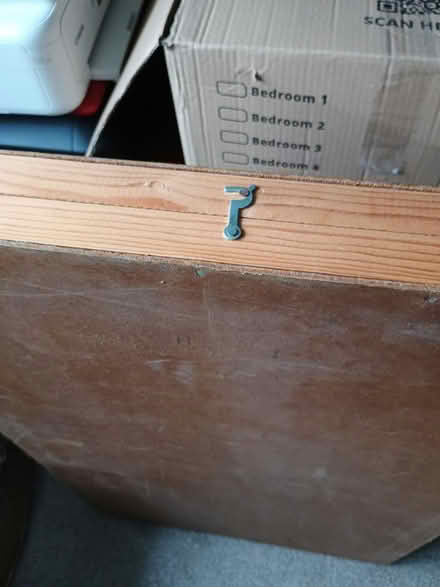 Photo of free Wallpaper / decorating table (Formby L37) #2