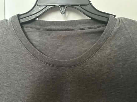 Photo of free Men’s Gray Uniqlo T-Shirt Size L (Clinton Hill, Brooklyn) #3