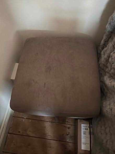 Photo of free Grey sofa extra storage plus a seat (Staines upon thames TW18) #1
