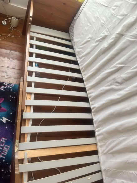 Photo of free single extensible bed (Ilford IG1) #3