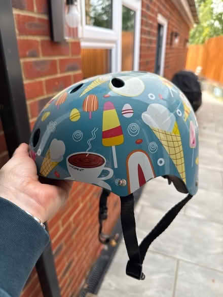 Photo of free Kids cycle helmet - size M (Waterlooville PO8) #1