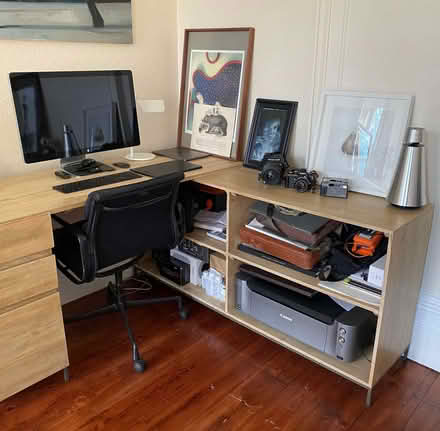 Photo of free desk (Elizabeth Gate TW8) #2