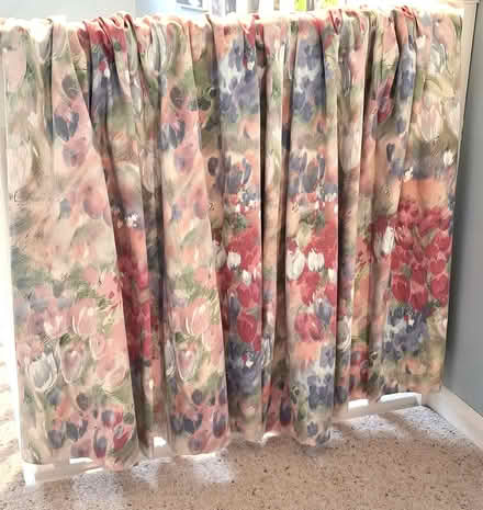 Photo of free A pair of fully lined curtains (Chesham HP5) #1