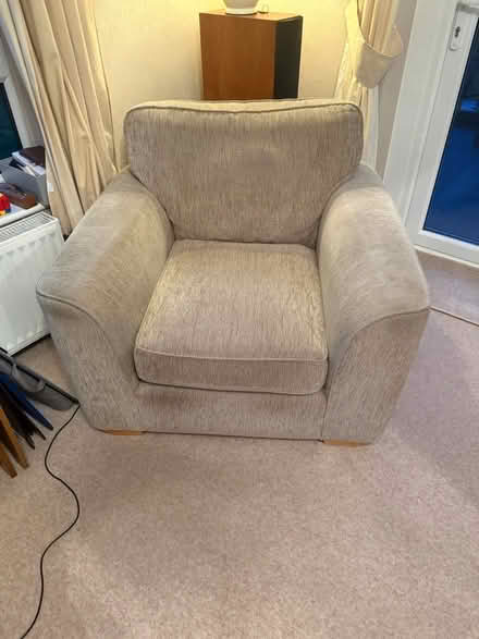 Photo of free 3 piece sofa set scs (Wrexham LL13) #3