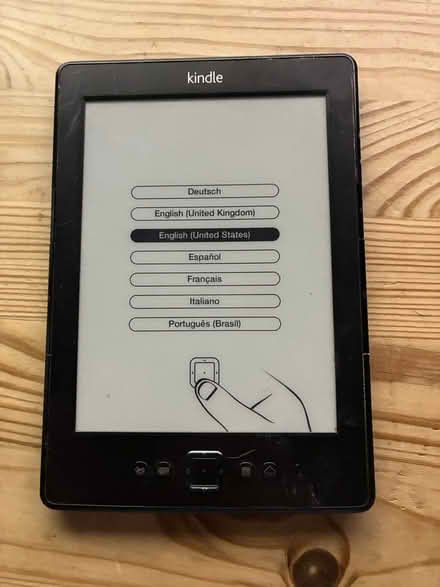Photo of free Kindle 4 - working well (N10 near Colney Hatch Lane) #1