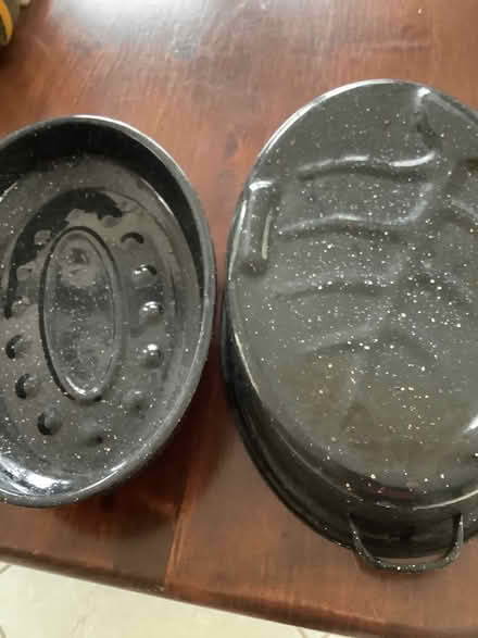 Photo of free Roasting Pan with lid (Aurora, Ontario) #3