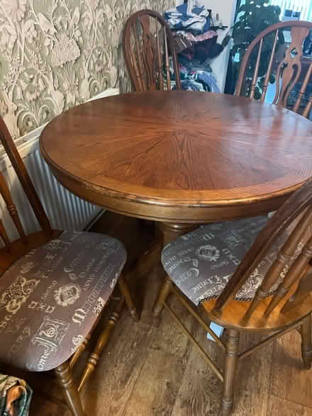 Photo of free Round table and 4 chairs (Nottingham NG16 Giltbrook) #1