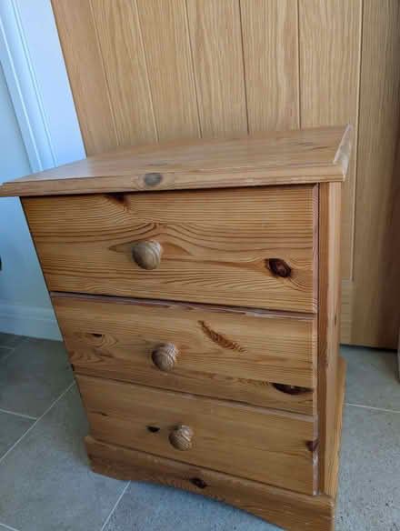 Photo of free Coffee table & 2 bedside units (Gainsborough DN21) #2