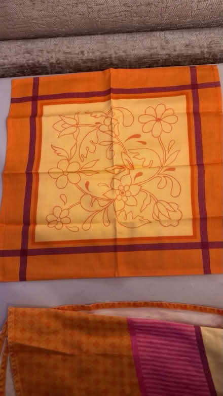 Photo of free Table napkins x 16 (Billericay CM11) #1