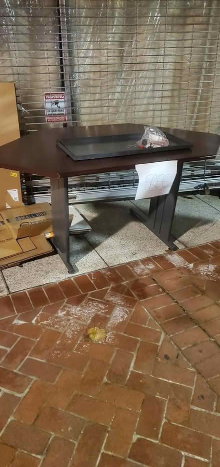 Photo of free Desk, HP Desktop & Moving Boxes (SW Baltimore (W Balto St/MLK)) #1