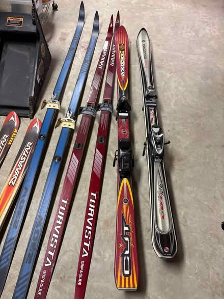 Photo of free adult skis (Wellesley Hills) #1
