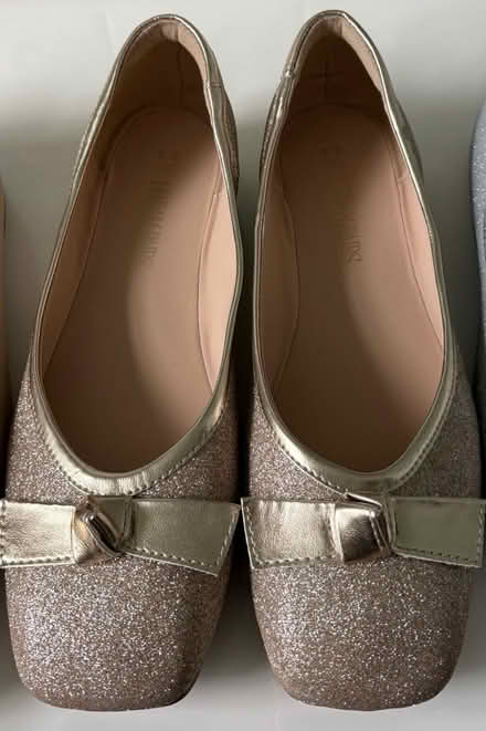 Photo of free 3 pairs ladies shoes all size 8.5M (Pembroke Pines) #4