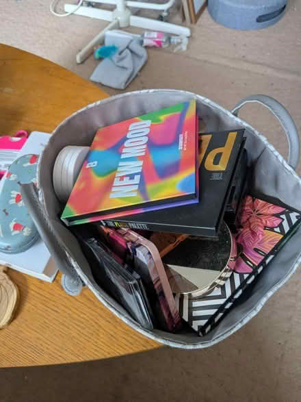 Photo of free Eye shadow pallettes (Luton LU4) #1