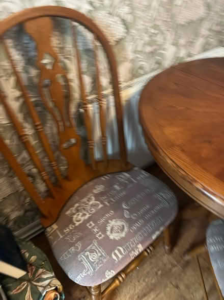 Photo of free Round table and 4 chairs (Nottingham NG16 Giltbrook) #2