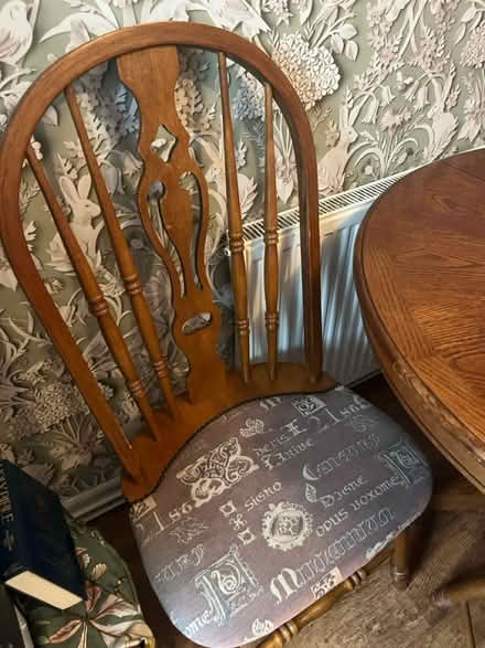 Photo of free Round table and 4 chairs (Nottingham NG16 Giltbrook) #4