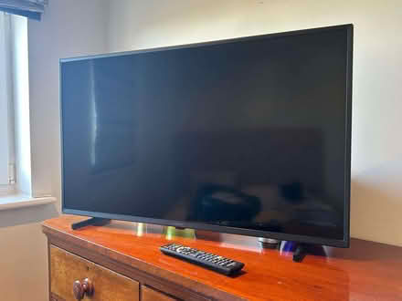 Photo of free PANASONIC TX-4OFS503B 40" Smart Full HD HDR LED TV (Little Parndon CM20) #1