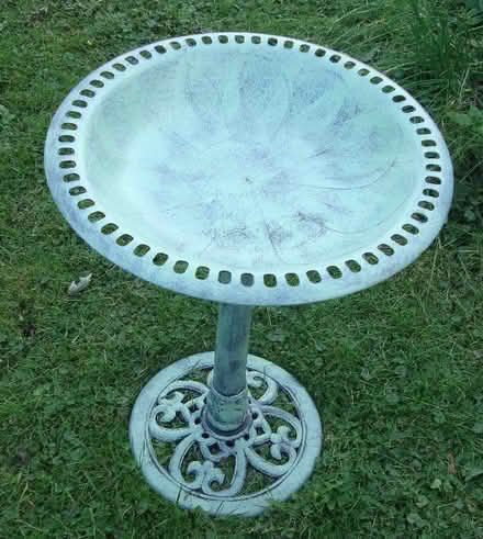Photo of free Bird Bath (Villa Park (off St Charles Rd)) #1
