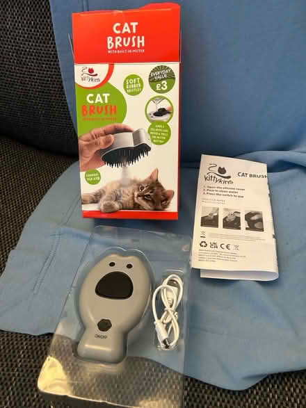 Photo of free Cat brush (Jennetts park RG12) #1
