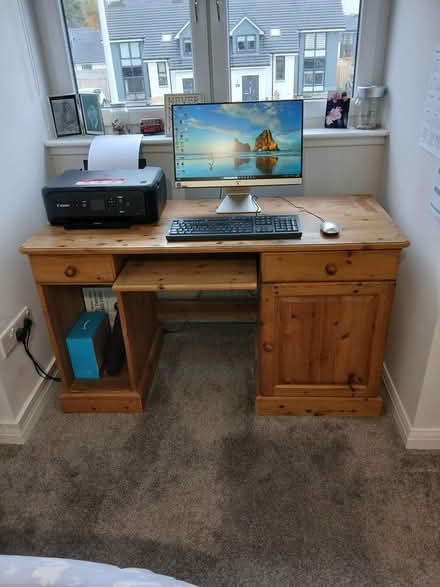 Photo of free Solid pine desk (PH20 1AD) #1