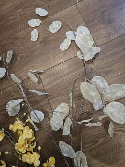 Photo of free 3 artificial flowers, leaves (CROWBOROUGH Tn6) #4