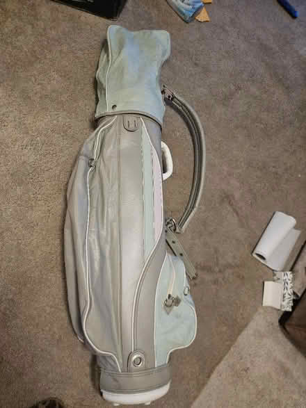 Photo of free Golf clubs in golf bag (Throckley NE15) #1