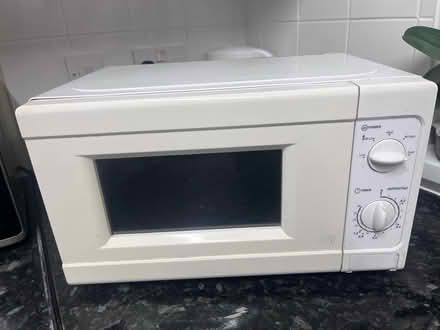 Photo of free Microwave (brixham devon TQ5) #1