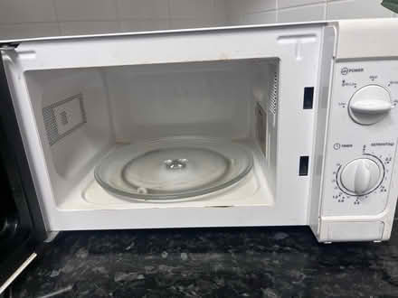 Photo of free Microwave (brixham devon TQ5) #2