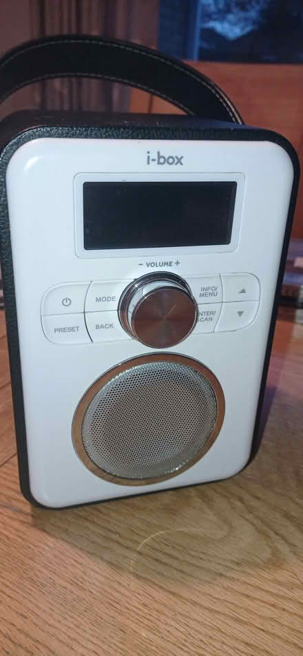 Photo of free I box usb battery radio in need of attention (Coal Aston S18) #1